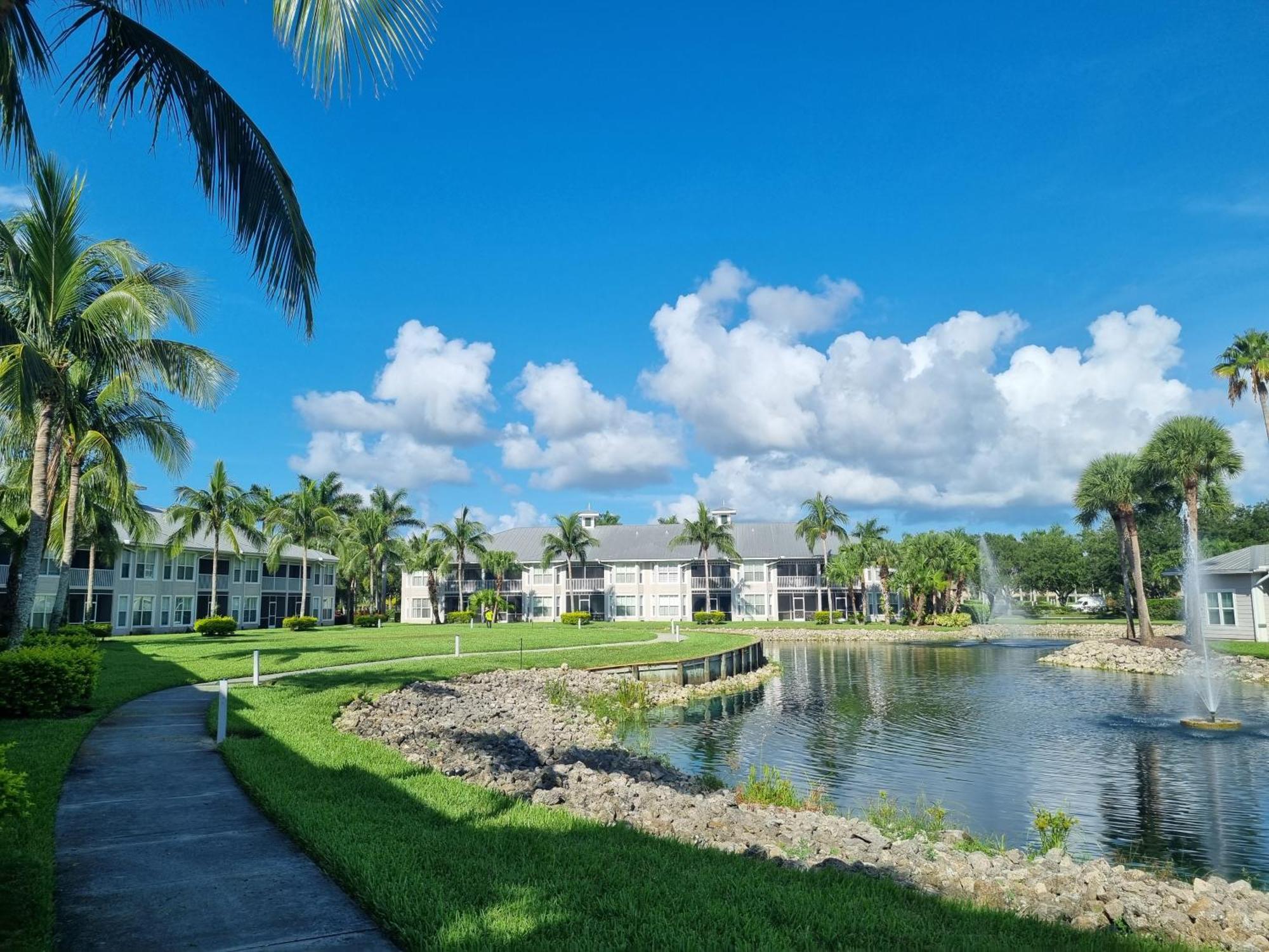 Stunning 2-Bedroom Plus Den Condo In Greenlinks Resort North North Naples Εξωτερικό φωτογραφία