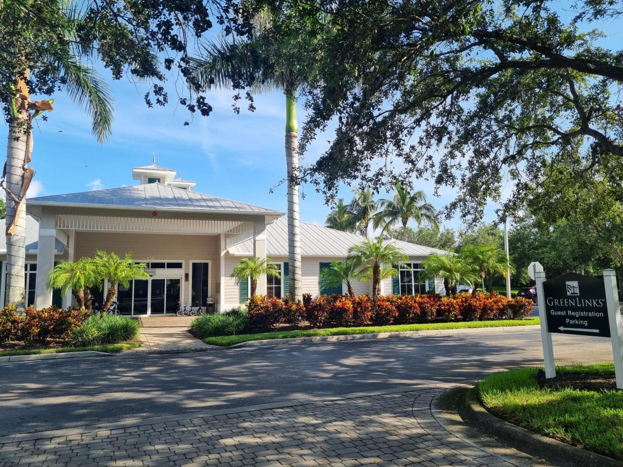 Stunning 2-Bedroom Plus Den Condo In Greenlinks Resort North North Naples Εξωτερικό φωτογραφία