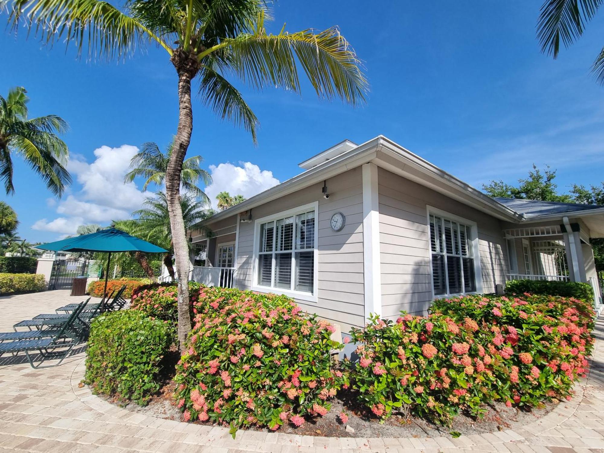 Stunning 2-Bedroom Plus Den Condo In Greenlinks Resort North North Naples Εξωτερικό φωτογραφία