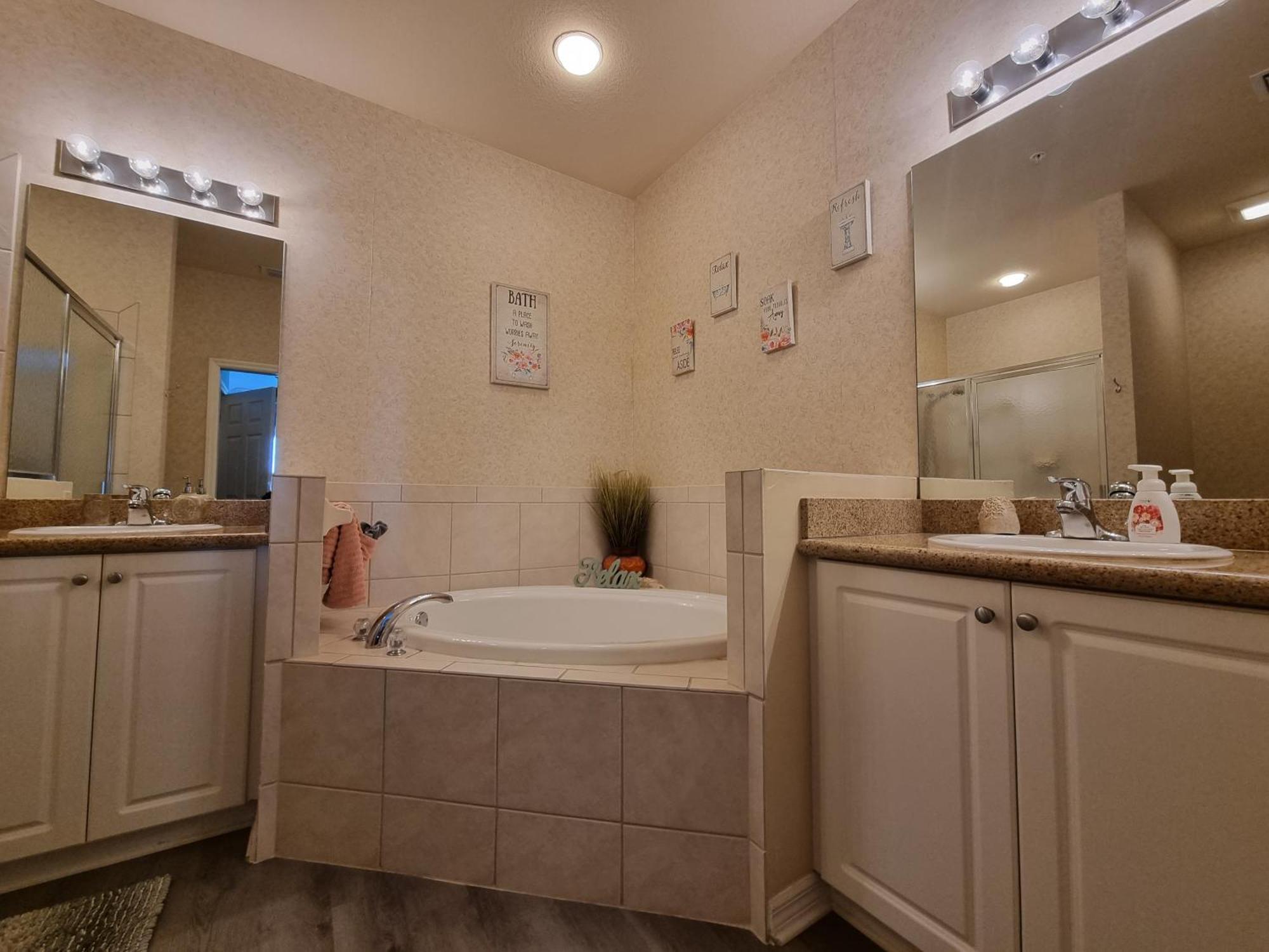 Stunning 2-Bedroom Plus Den Condo In Greenlinks Resort North North Naples Εξωτερικό φωτογραφία
